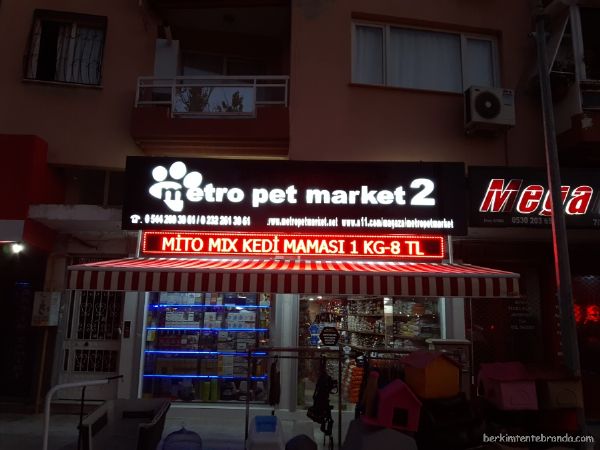Üçyol mafsallı tente metro pet market